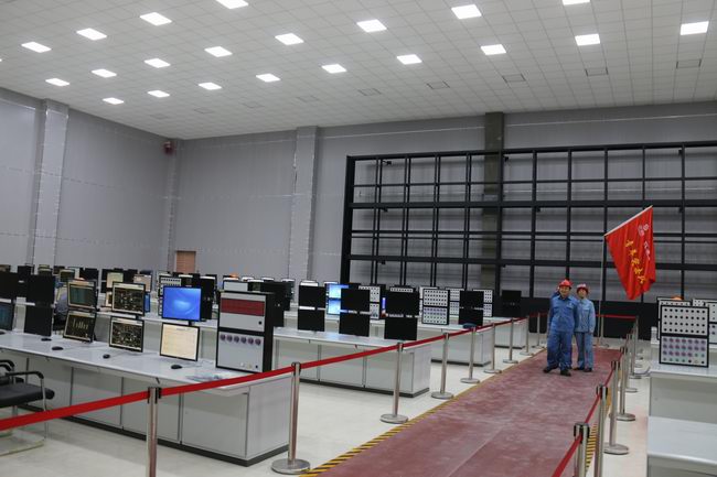 总经理尚柏鑫副总经理何孝莉总工程师李新青视察中央控制室施工现场.jpg